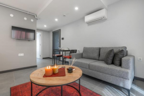 Rose Residence - Cozy Apartments Near The Beach